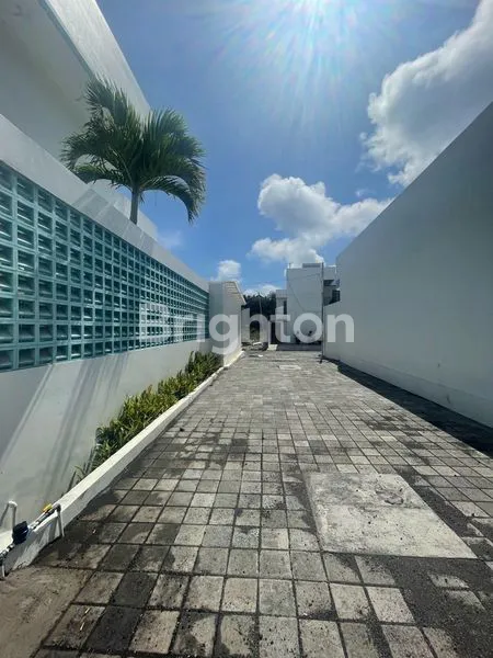 image VILLA MEWAH DENGAN GAYA MODERN TROPIS 2 BEDROOM WITH POOL (4)