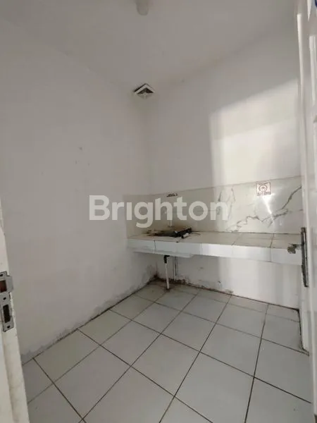 image GUDANG SIAP PAKAI KAMAL MUARA (5)