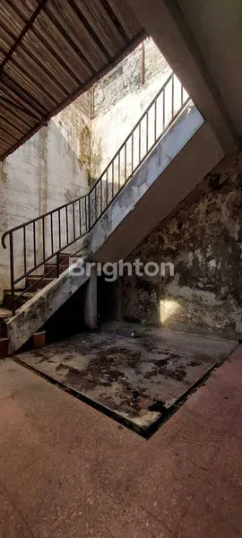 image RUMAH LUAS DAN LAPANG 2 TINGKAT FULL BANGUNAN SIAP RENOV DEKAT KAMPUS ABM DAN  SUHAT (5)