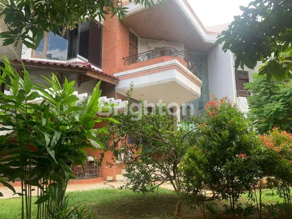 image RUMAH MEWAH 2 LANTAI HOOK DI KAWASAN ELIT BUKIT GADING VILLA (1)