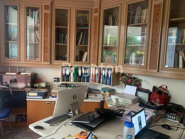 image RUMAH MEWAH 2 LANTAI HOOK DI KAWASAN ELIT BUKIT GADING VILLA (8)