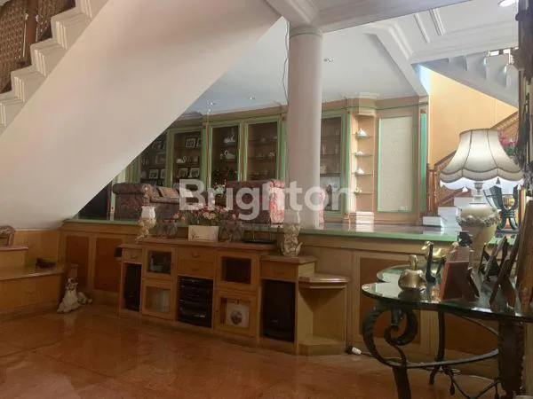 image RUMAH MEWAH 2 LANTAI HOOK DI KAWASAN ELIT BUKIT GADING VILLA (6)