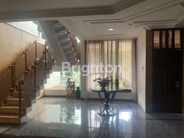 image RUMAH MEWAH 2 LANTAI HOOK DI KAWASAN ELIT BUKIT GADING VILLA (4)