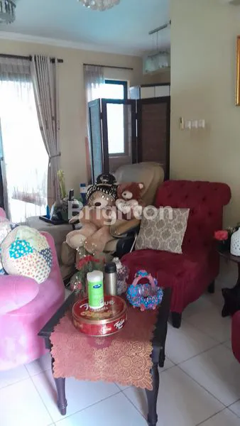 image RUMAH MEWAH 2 LANTAI LT 144M² DI LEGENDA WISATA SHM  (8)