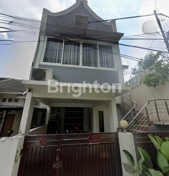 image RUMAH 4 LANTAI + KOLAM RENANG (1)