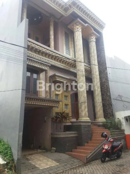 image DIJUAL RUMAH KLASIK DI MERJOSARI MALANG (2)