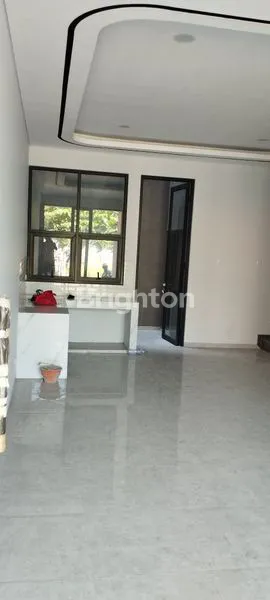 image RUMAH MANYAR TIRTOYOSO UTARA (4)