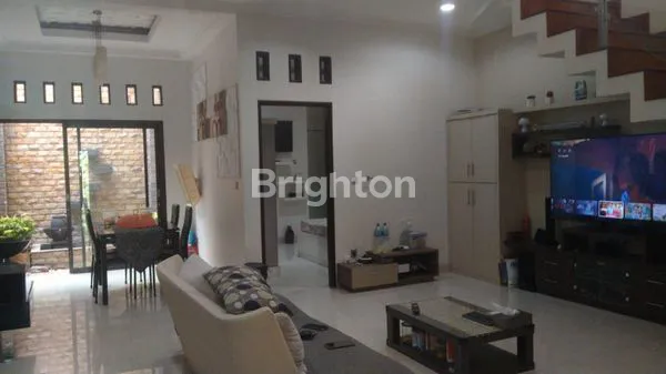image RUMAH MEWAH 2 LANTAI FULL FURNISH DI KOMPLEK WIKA BEKASI (6)