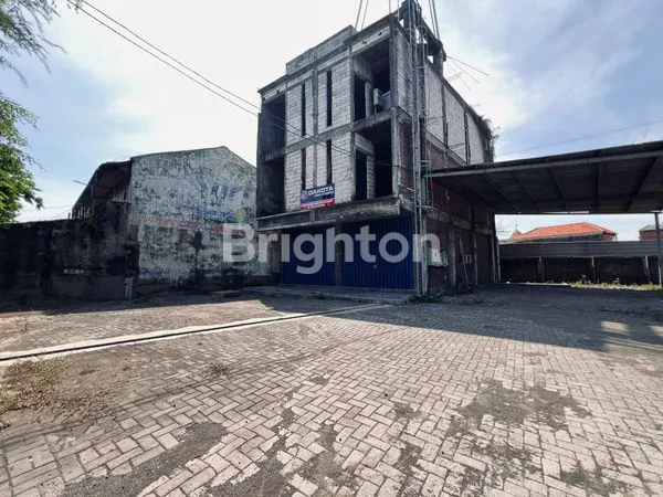 image TANAH + BANGUNAN STRATEGIS NOL JALAN RAYA TAMAN, LUAS 1500M², SIDOARJO (2)