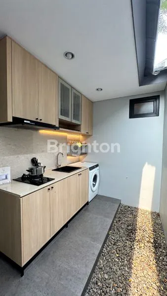 image JUAL RUMAH BATU 2 LANTAI DI CLUSTER TERBARU PARAMOUNT METAL (4)