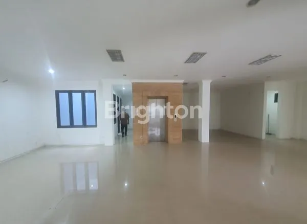 image RUMAH MEGAH KOMPLEK PERHUBUNGAN PEJATEN - JAKARTA SELATAN  (6)