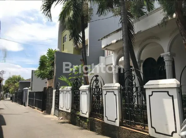 RUMAH MEGAH KLASIK  PEJATEN BARAT - JAKARTA SELATAN