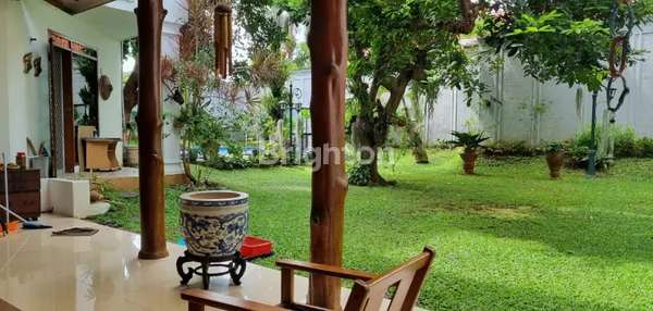 image RUMAH PREMIUM ASRI, BAGUS, ELEGAN, MEWAH LOKASI STRATEGIS ADA KOLAM RENANG &  SANGAT TERAWAT - ABDUL MAJID RAYA - CIPETE  TURUN HARGA DARI 27M (3)