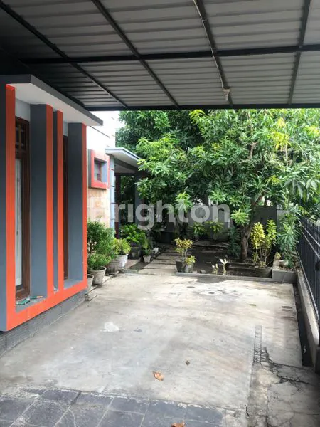 image RUMAH HOOK 2 LANTAI NIRWANA EKSEKUTIF SIAP HUNI TERAWAT LOKASI FAVORIT (4)