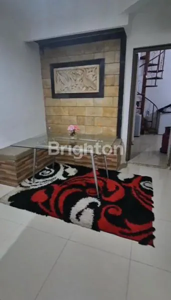 image RUMAH BABATAN PRATAMA LOKASI STRATEGIS (2)