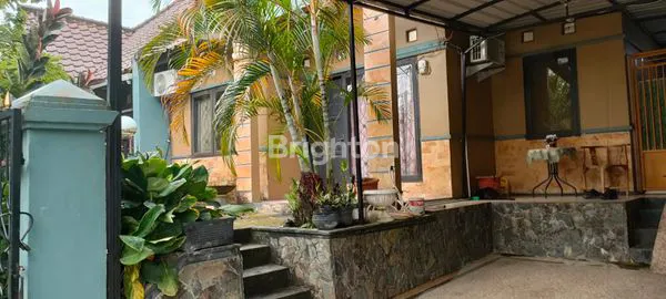 image RUMAH MEWAH SEMI FURNISHED 2KT DI PALM HILLS BALIKPAPAN SELATAN (2)