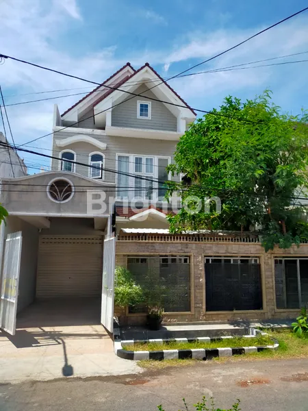 image RUMAH 2 LANTAI DI PUSAT KOTA SURABAYA, DEKAT JL. INDRAGIRI, OPAK & DR. SOETOMO, BISA UNTUK RUMAH TINGGAL MAUPUN BISNIS (1)