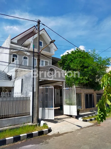 image RUMAH 2 LANTAI DI PUSAT KOTA SURABAYA, DEKAT JL. INDRAGIRI, OPAK & DR. SOETOMO, BISA UNTUK RUMAH TINGGAL MAUPUN BISNIS (2)