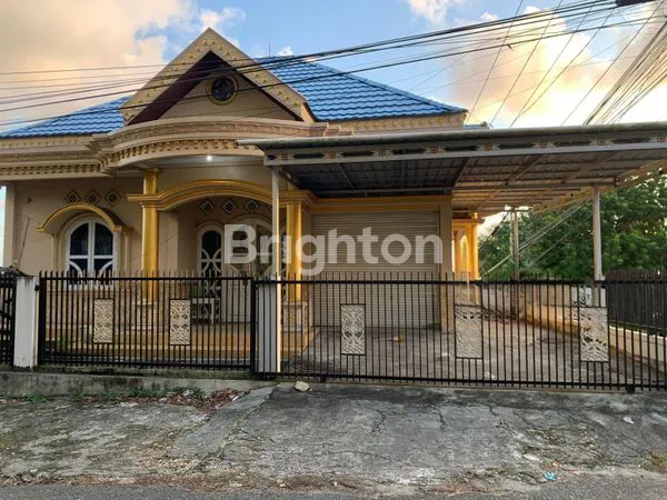 image RUMAH HOOK 2 LANTAI STRATEGIS DI TELINDUNG, BALIKPAPAN UTARA (1)