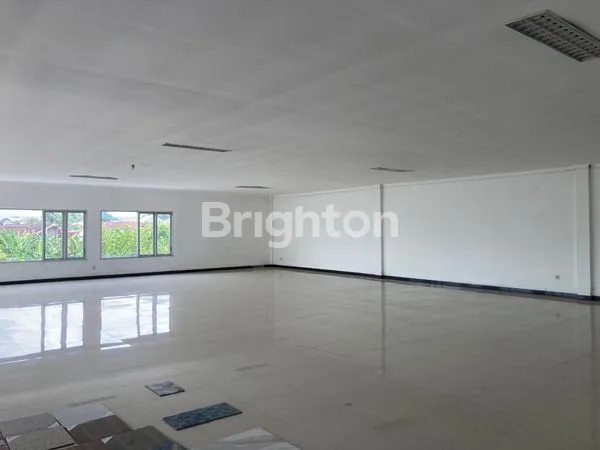 image RUKO MEWAH SHOWROOM 2 LANTAI (3)