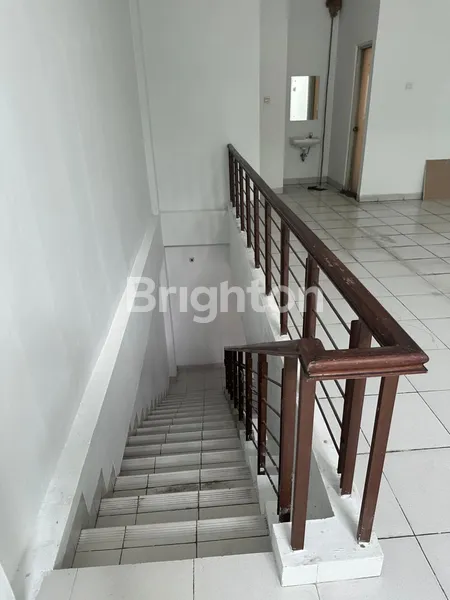image DIJUAL RUKO 3 LANTAI STRATEGIS DI BSD – HADAP JALAN RAYA (5)