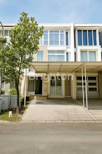 image RUMAH MEWAH FULL FURNISH SIAP HUNI, LINGKUNGAN NYAMAN DAN ASRI DI PAKUWON INDAH SURABAYA BARAT (1)