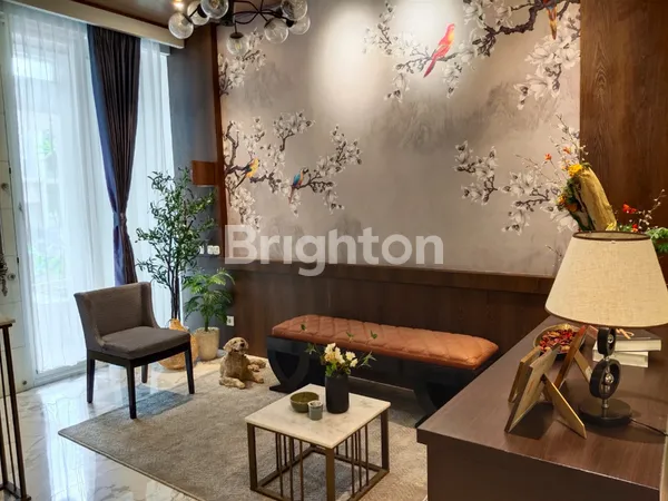 image RUMAH MEWAH FULL FURNISH SIAP HUNI, LINGKUNGAN NYAMAN DAN ASRI DI PAKUWON INDAH SURABAYA BARAT (7)