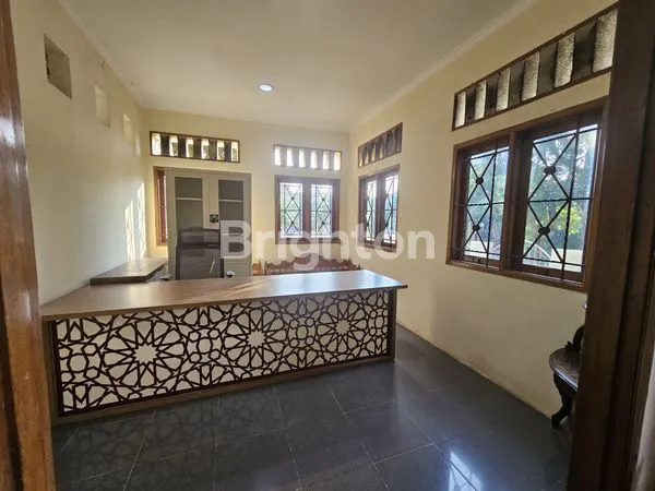 image RUMAH MEWAH 2 LANTAI HOOK VIEW TAMAN DI BUKIT CINERE DEPOK (8)