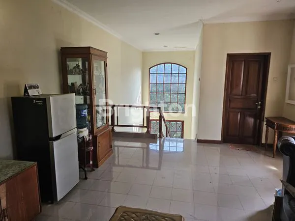 image RUMAH MEWAH 2 LANTAI HOOK VIEW TAMAN DI BUKIT CINERE DEPOK (5)