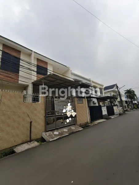 RUMAH 3 LANTAI SIAP HUNI UNTUK DISEWA