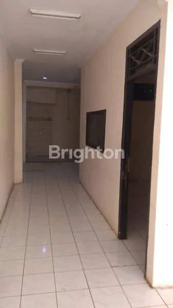 image RUMAH TEPI JALAN BESAR (1)