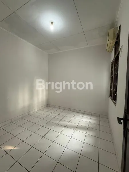 image PINGGIR JALAN  (4)