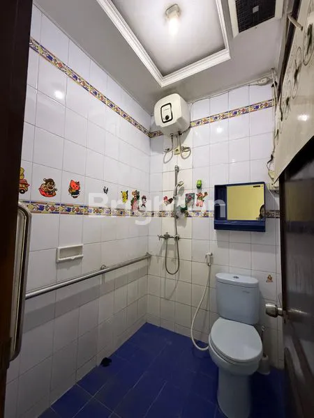 image PINGGIR JALAN  (8)