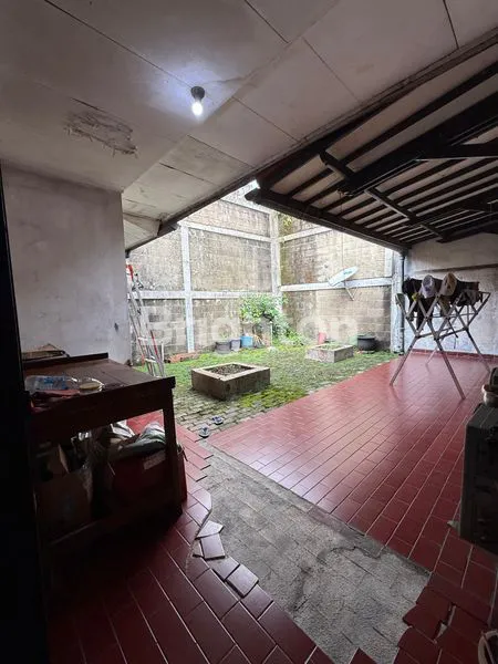 image PINGGIR JALAN  (6)