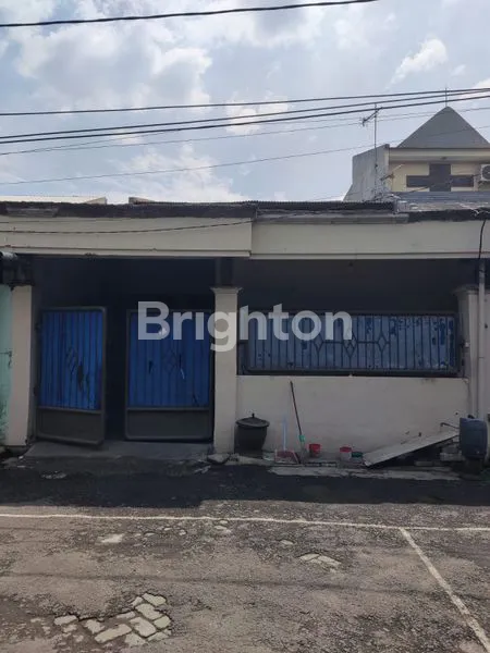 image RUMAH STRATEGIS 105M² COCOK UNTUK GUDANG DI SARIROGO (1)