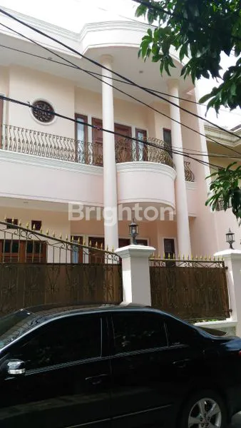 image MEWAH 2 LANTAI SENOPATI AREA DEKAT KE SENAYAN KEBAYORAN BARU JAKARTA SELATAN (1)