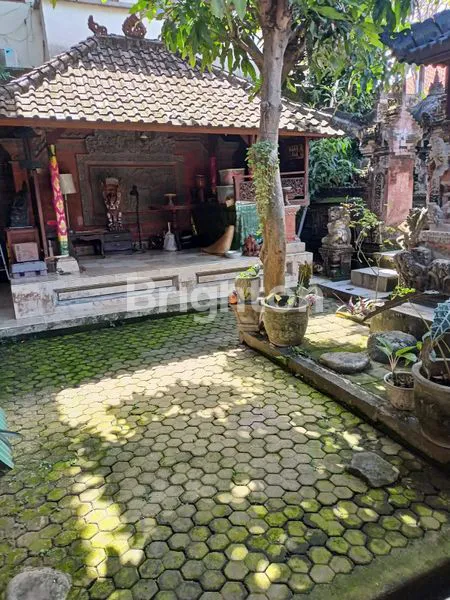 image RUMAH MEWAH 2 LANTAI BERGAYA BALI DI PLAWA, DENPASAR TIMUR.. (4)