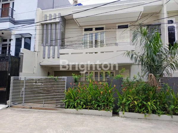 RUMAH DI GREEN VILLE JAKARTA BARAT