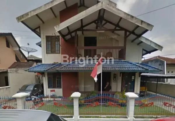 image RUMAH STRATEGIS FULLY FURNISHED DI JALAN PUPUK BALIKPAPAN (3)