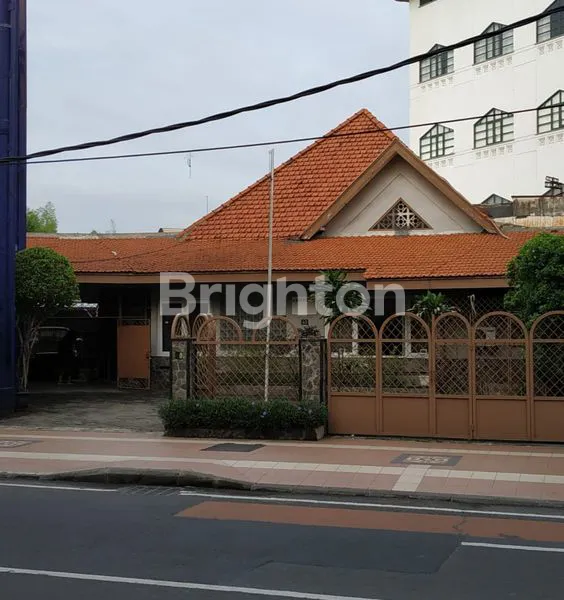 image RUMAH 2LT DI JALAN RAYA DARMO, SURABAYA PUSAT UNTUK DISEWAKAN (5)