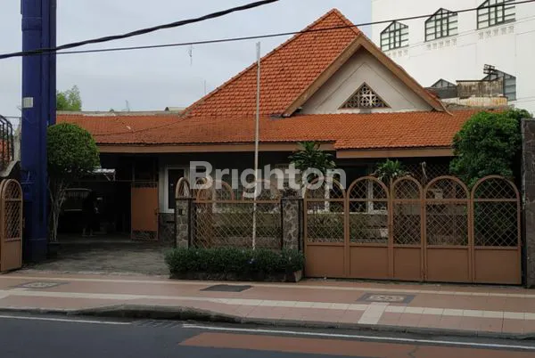 image RUMAH 2LT DI JALAN RAYA DARMO, SURABAYA PUSAT UNTUK DISEWAKAN (3)