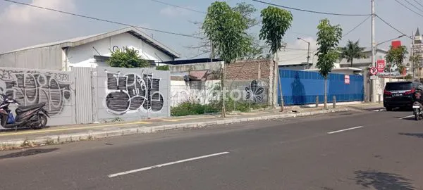 image TANAH DI PEREMPATAN JALAN WIYUNG DAN UNESA (2)
