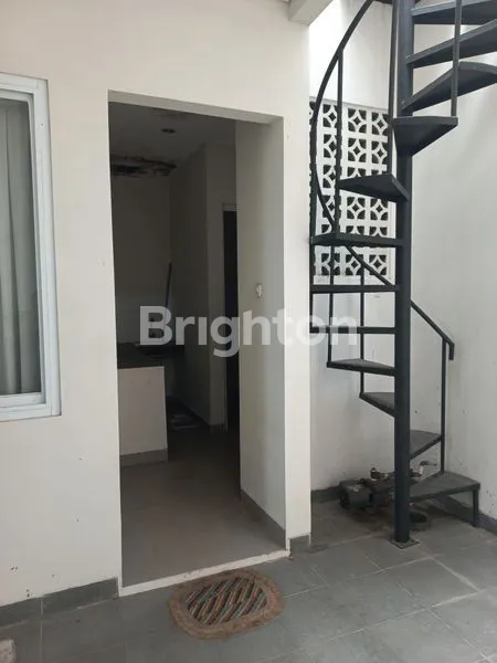image RUMAH 2 LANTAI DI PAMULANG DI JUAL 1M-AN (8)