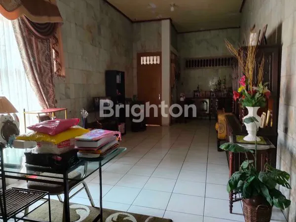 image RUMAH MEWAH SIAP HUNI DI JL. TURI – FULLY FURNISHED (3)
