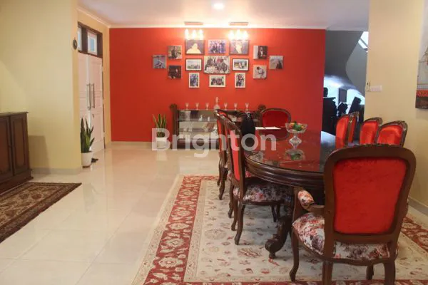 image RUMAH MEWAH  DEKAT STASIUN MRT HAJI NAWI CIPETE JAKARTA SELATAN (3)