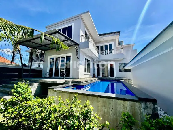 image RUMAH LUAS CANTIK DAN ELEGAN (1)