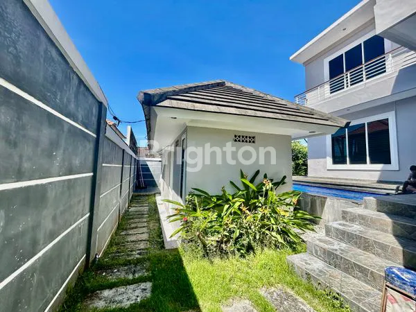 image RUMAH LUAS CANTIK DAN ELEGAN (2)