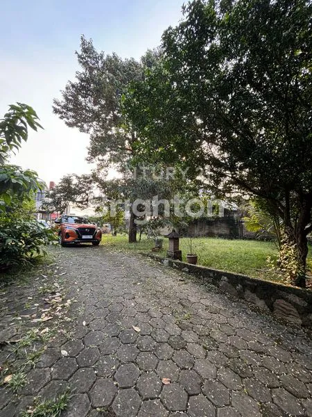 image SEWA TANAH PREMIUM 2100 M2 DAN BANGUNAN BINTARO DEKAT BRITISH (6)