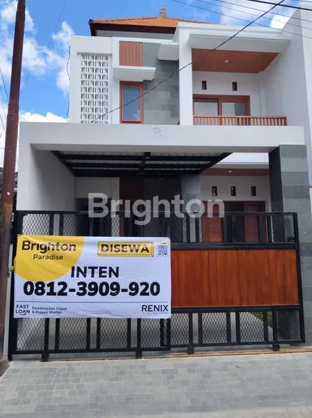 image TURUN HARGA RUMAH SEWA DUA LANTAI MODERN MINIMALIS ELEGAN DI KOTA DENPASAR (1)