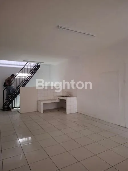 image RUKO 2,5 LANTAI SIAP PAKAI DI NAROGONG INDAH (3)